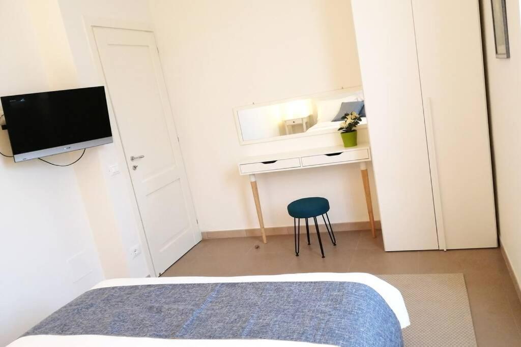 Charming & Spacious Florentine Home Just Two Mins From Tram Stop Florens Exteriör bild