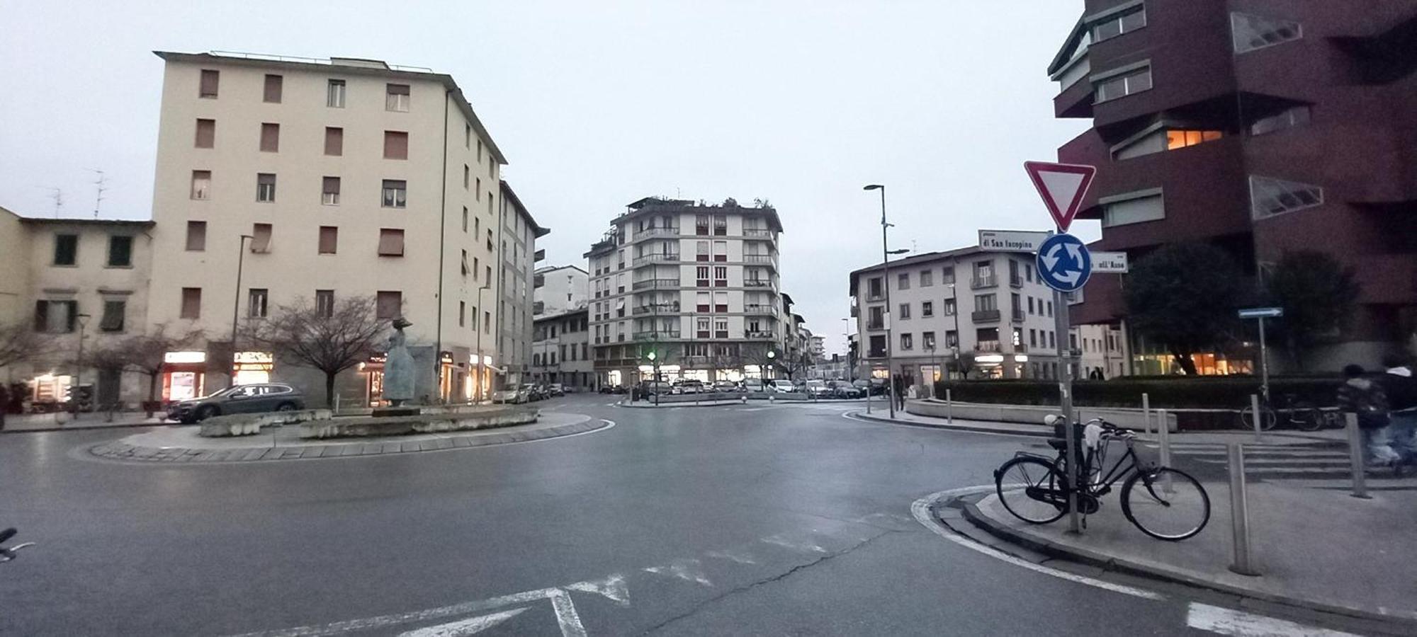 Charming & Spacious Florentine Home Just Two Mins From Tram Stop Florens Exteriör bild
